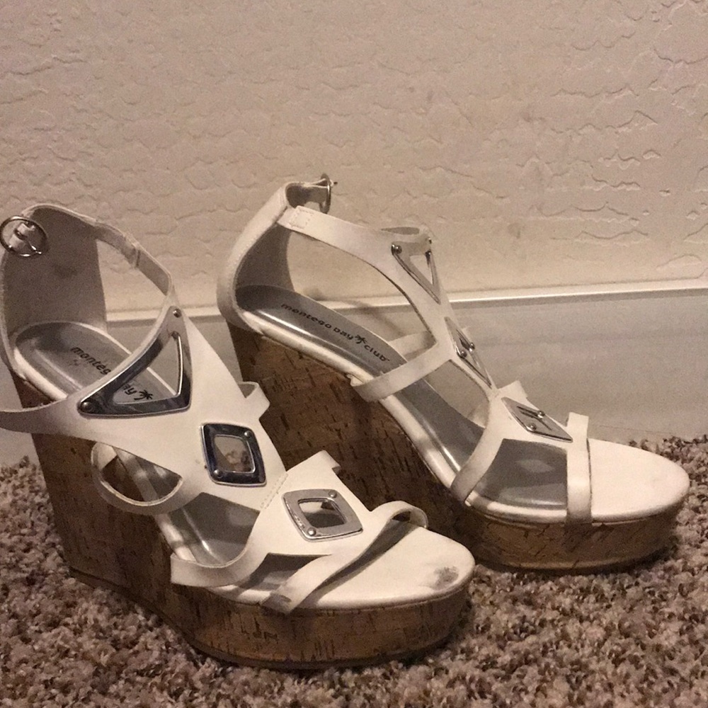 White wedges